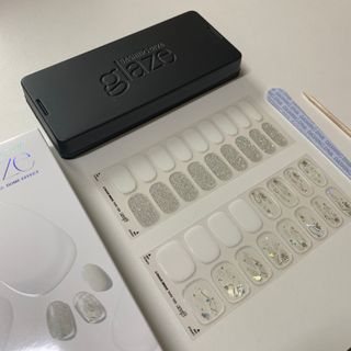 데싱디바 글레이즈 젤네일 포일 이펙트 네일_4종 중 택 1 — 5점을 준 리뷰어가 2021년 9월 올린 사용 사진