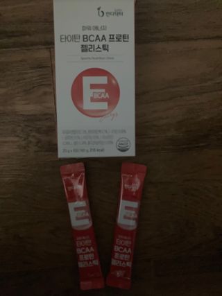 [인디닥터] 타이탄 BCAA 프로틴 젤리스틱 — 4.5점을 준 리뷰어가 2022년 5월 올린 사용 사진