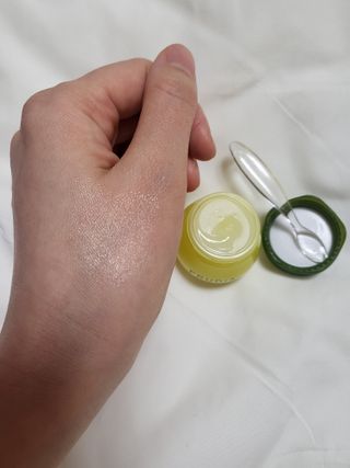 [후르디아] 유아부터 어른까지, 안심 아보카도 립밤 듀오 세트 — 5점을 준 리뷰어가 2024년 1월 올린 사용 사진