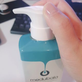 모두발라 마이크로 비타캡슐 탈모샴푸 — 5점을 준 리뷰어가 2022년 1월 올린 사용 사진