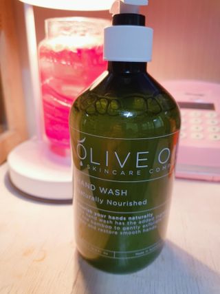 올리브 오일 스킨케어 컴퍼니 [OOSC] 촉촉 깨끗 내추럴리 너리시드 핸드워시 500ml — 5점을 준 리뷰어가 2021년 5월 올린 사용 사진