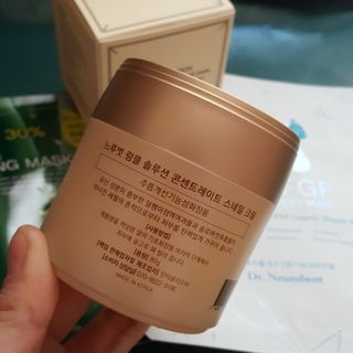 Dr.느루벗 느루벗 링클 솔루션 콘센트레이트 스네일 탄력 달팽이 크림 80g — 4점을 준 리뷰어가 2021년 3월 올린 사용 사진