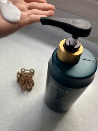 [포레스트스토리] 탈모증상완화 샴푸 1,000ml — 5점을 준 리뷰어가 2022년 6월 올린 사용 사진