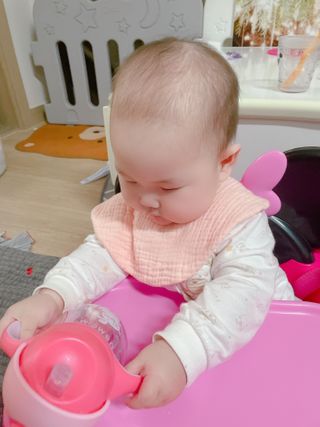 유비맘 트라이탄 코니빨대컵_컬러 랜덤 발송 — 4점을 준 리뷰어가 2021년 1월 올린 사용 사진
