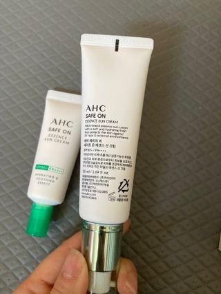 [AHC] 세이프온 에센스 선크림 올리브영 스페셜 증정 기획세트 — 5점을 준 리뷰어가 2022년 6월 올린 사용 사진
