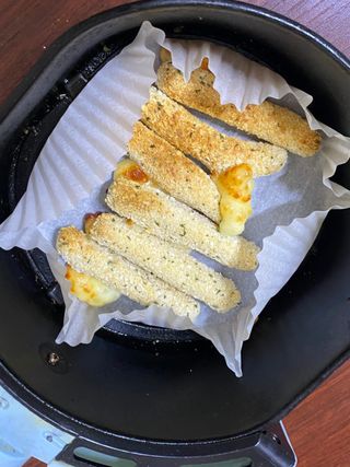 디케이식품(주) 고르곤졸라&모짜렐라 치즈스틱 400g — 5점을 준 리뷰어가 2023년 3월 올린 사용 사진