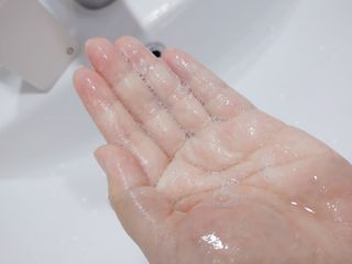 로우퀘스트 베리어 인핸싱 클렌저 190ml — 3.5점을 준 리뷰어가 2023년 10월 올린 사용 사진