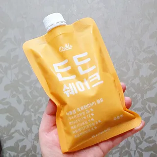 [덜다] 든든 식물성 단백질 쉐이크 40g X 7입 (곡물/딸기) — 5점을 준 리뷰어가 2023년 8월 올린 사용 사진