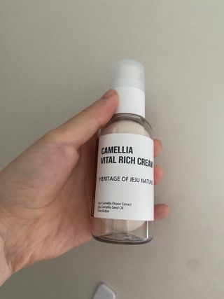 제주인디 카멜리아 바이탈 리치크림 (이너보틀 에디션) — 4.5점을 준 리뷰어가 2023년 4월 올린 사용 사진