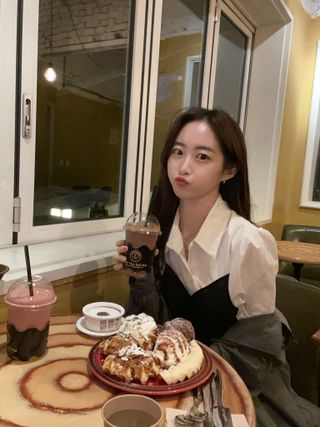 카페 더달달 [더달달 역삼점] 팬케이크 or 와플 + 음료2 + 쇼콜라1 — 4점을 준 리뷰어가 2021년 10월 올린 사용 사진