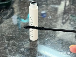 더소설 소설 블랙아이래쉬 세럼 10g(SOSEOL BLACK EYELASH SERUM 10g) — 5점을 준 리뷰어가 2023년 6월 올린 사용 사진