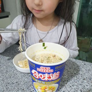 NISSIN 닛신 컵누들  4종 - 씨푸드오리지날, 씨푸드 스파이시, 씨푸드 커리, 씨푸드 XO소스 — 4점을 준 리뷰어가 2023년 1월 올린 사용 사진