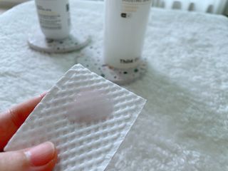 씽크바이오 히알루론 에센스 에어볼 28ea/ 부스팅 세럼 250ml 2종 세트 — 5점을 준 리뷰어가 2022년 8월 올린 사용 사진