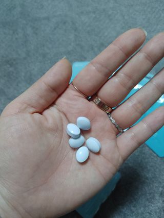 입 냄새 완화에 도움을 주는 에티켓 캔디 앳캔디 스트롱민트 — 5점을 준 리뷰어가 2021년 1월 올린 사용 사진