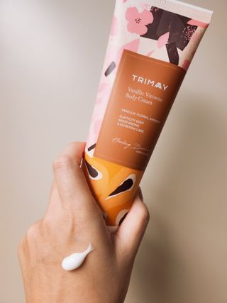 트리마이 주름개선 기능성의 퍼퓸 바디케어, 힐링 베리어 바디크림 3종 택1 — 5점을 준 리뷰어가 2022년 10월 올린 사용 사진