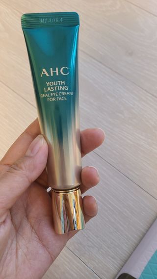 [NEW 탄력유턴 아이크림] AHC 유스 래스팅 리얼 아이크림 포 페이스 — 4점을 준 리뷰어가 2021년 3월 올린 사용 사진