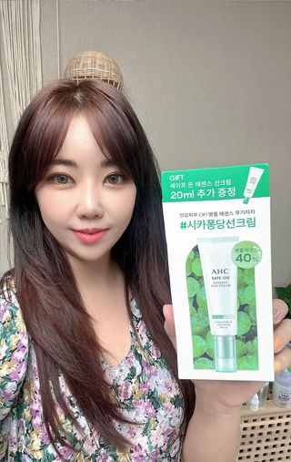 [AHC] 세이프온 에센스 선크림 올리브영 스페셜 증정 기획세트 — 5점을 준 리뷰어가 2022년 6월 올린 사용 사진
