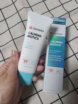 리더스코스메틱 리더스 카밍 바이오틱스 선 에센스 SPF 50+ PA++++ — 5점을 준 리뷰어가 2022년 6월 올린 사용 사진