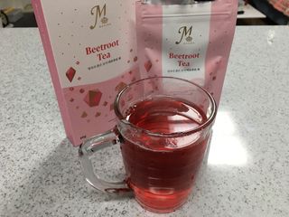 마시다 매혹적인 붉은 빛이 입안 가득히, 비트루트차 — 4점을 준 리뷰어가 2021년 3월 올린 사용 사진