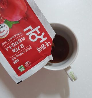 농업회사법인조은 유기농 석류 NFC 착즙주스 70ml 30포 — 5점을 준 리뷰어가 2021년 10월 올린 사용 사진