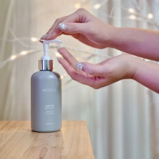 엠디스픽 무향 바리스타 핸드크림 울트라 고보습 대용량 펌핑 245g — 5점을 준 리뷰어가 2023년 1월 올린 사용 사진