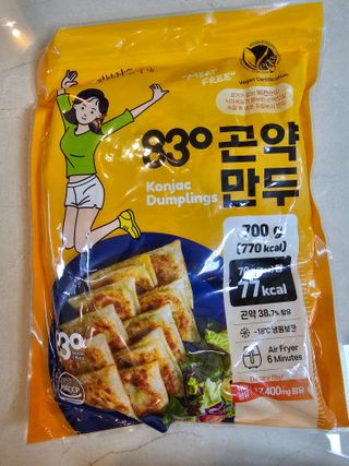 (주)성경순만두 곤약만두.콘치즈만두,삼각당면만두,당면 야끼만두,대구전통 납작만두,떡뽁이 매콤소스,달콤소스 — 5점을 준 리뷰어가 2023년 4월 올린 사용 사진
