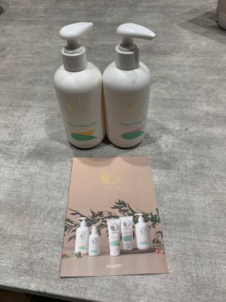mom e 맘이 내추럴 베이비 케어 샴푸앤바스+로션 — 4.5점을 준 리뷰어가 2021년 1월 올린 사용 사진