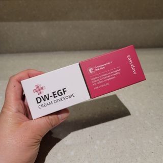 이지듀 DW-EGF 크림 다이브좀_콜라겐이 쏙쏙, 탄력피부로 다이빙 — 5점을 준 리뷰어가 2021년 2월 올린 사용 사진