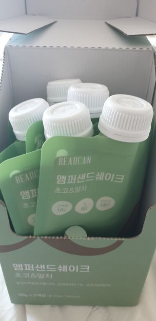 [뷰캔] 건강한 식사대용 앰퍼샌드 단백질 쉐이크 초코&말차 50g — 5점을 준 리뷰어가 2022년 6월 올린 사용 사진