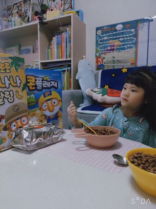 씨알푸드 뽀로로 시리얼 3종 — 5점을 준 리뷰어가 2022년 2월 올린 사용 사진