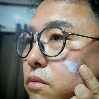 [스킨1004] 마다가스카르 센텔라 히알루-시카 워터핏 선세럼 50ml — 5점을 준 리뷰어가 2024년 5월 올린 사용 사진