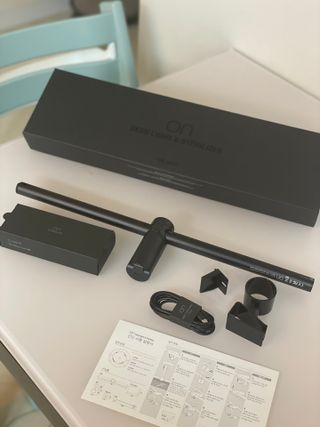 TOMO GRAPHY 나 있을땐 환한 조명 나 없을땐 확실한 살균 ★ DESK LIGHT & STERILIZER [ON] ★ — 5점을 준 리뷰어가 2021년 11월 올린 사용 사진
