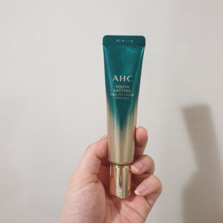 [NEW 탄력유턴 아이크림] AHC 유스 래스팅 리얼 아이크림 포 페이스 — 5점을 준 리뷰어가 2021년 2월 올린 사용 사진