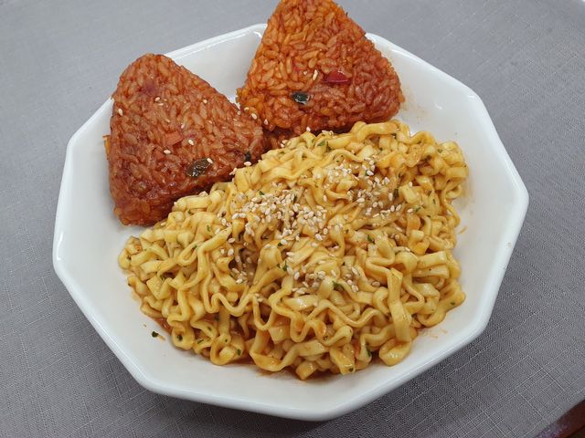 [삼양] 불닭참치마요구운주먹밥+불닭볶음김치구운주먹밥 2세트구성 리뷰 사진