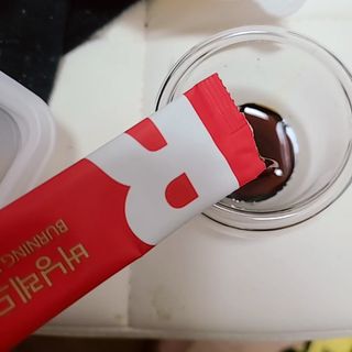 디오르 버닝레드 — 5점을 준 리뷰어가 2022년 1월 올린 사용 사진
