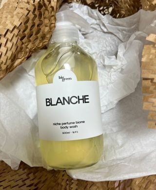 빅그린 니치 퍼퓸 바이옴바디워시 500ml(상탈, 블랙베리&베이, 블랑쉐 3종 중 택1) — 4점을 준 리뷰어가 2022년 8월 올린 사용 사진