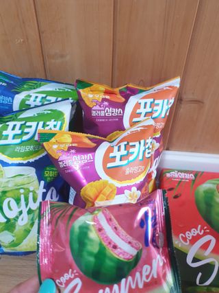 2022 오리온 여름한정판 초코파이 수박 / 포카칩 훌라망고맛 / 포카칩 라임모히또맛 — 5점을 준 리뷰어가 2022년 7월 올린 사용 사진