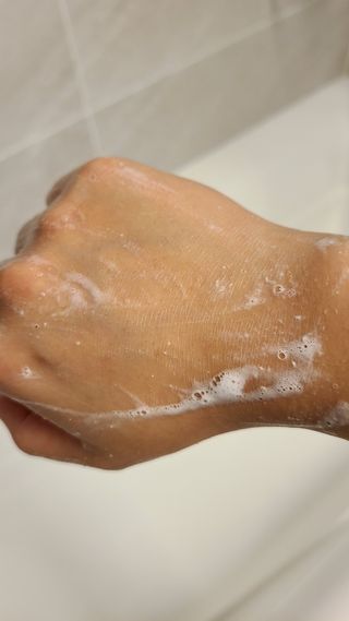 벨먼 내추럴스파 수분광채 스크럽 바디워시 600ml 5종 — 5점을 준 리뷰어가 2022년 5월 올린 사용 사진