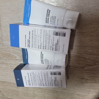 더마포레스트 마데카소사이드 리페어 크림,  모이스처라이징 아쿠아크림 — 5점을 준 리뷰어가 2021년 8월 올린 사용 사진