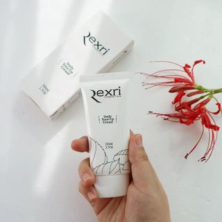 렉스리 데일리 톤업 크림 Rexri Daily Tone Up Cream — 5점을 준 리뷰어가 2022년 9월 올린 사용 사진