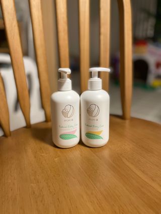 mom e 맘이 내추럴 베이비 케어 샴푸앤바스+로션 — 4점을 준 리뷰어가 2021년 1월 올린 사용 사진