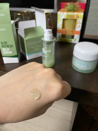 김정문알로에 큐어 큐어 알로에 리프레쉬 젤리 세럼, 큐어 알로에 하이드로 젤리 크림 — 5점을 준 리뷰어가 2021년 2월 올린 사용 사진