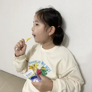 닥터데디스 안심저불소 키즈치약 (라즈베리, 청포도향 중 택 1) 60g +  여행용 미니 치약 15g — 5점을 준 리뷰어가 2022년 11월 올린 사용 사진