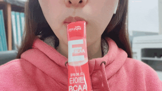 [인디닥터] 타이탄 BCAA 프로틴 젤리스틱 — 5점을 준 리뷰어가 2022년 5월 올린 사용 사진