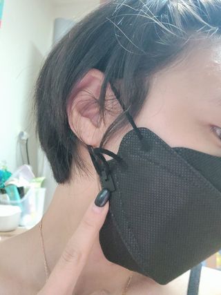 에버그린 순면 끈조절 KF80 마스크 - 화이트/블랙 컬러 대형 - 10매 — 5점을 준 리뷰어가 2021년 6월 올린 사용 사진