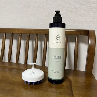 유메이 웰니스 샴푸 + 유메이 스칼프 브러쉬 — 5점을 준 리뷰어가 2021년 12월 올린 사용 사진