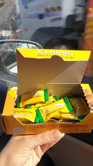 (주) 피치코리아 믹스커피캔디76g x2개입 — 5점을 준 리뷰어가 2022년 11월 올린 사용 사진