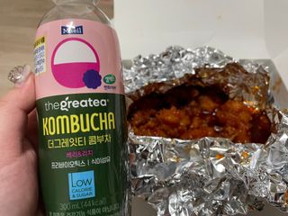더그레잇티 콤부차 [매일유업] 더그레잇티 44kcal 콤부차 300ml *12개입 (오리지널 6개+베리리치 6개) — 5점을 준 리뷰어가 2023년 7월 올린 사용 사진