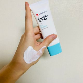 리더스코스메틱 리더스 카밍 바이오틱스 선 에센스 SPF 50+ PA++++ — 5점을 준 리뷰어가 2022년 8월 올린 사용 사진