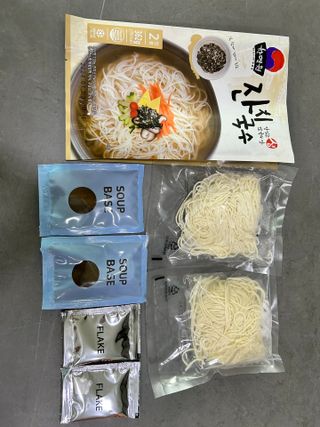 [한면원] 잔치국수 2인분 — 3.5점을 준 리뷰어가 2023년 3월 올린 사용 사진